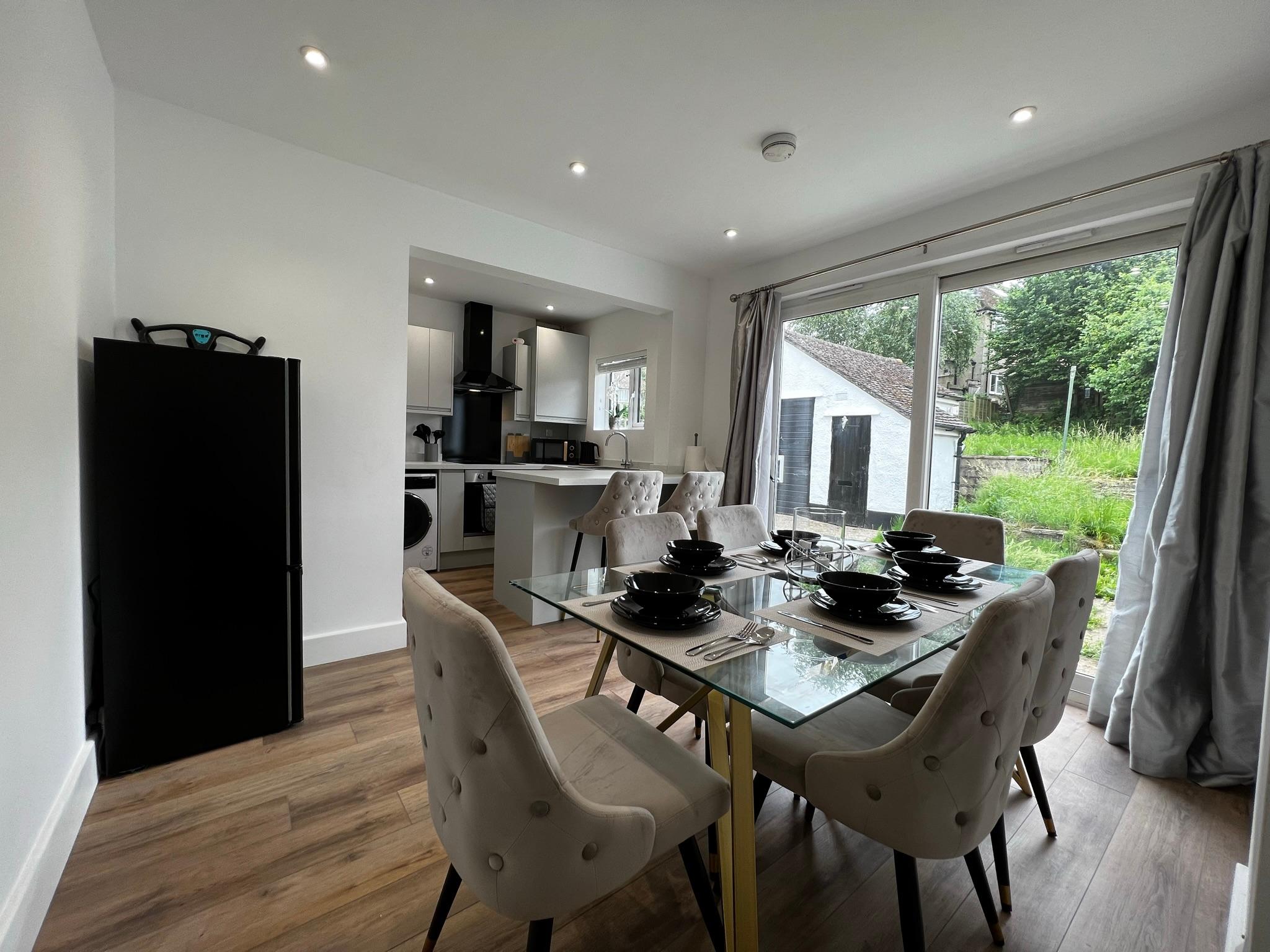 Modern|3BR|Free Parking|Central1